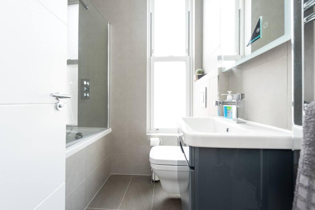 Beautiful Apartment By Hyde Park Ss2 London Bagian luar foto